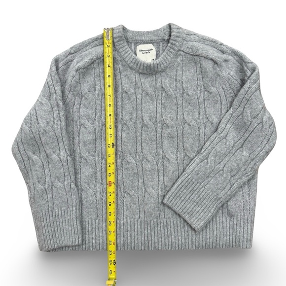 Abercrombie & Fitch Heather Gray Women’s Sweater Size M - Picture 4 of 7